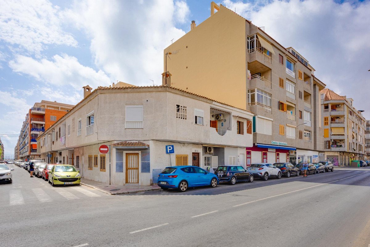 3 Bed Bungalow in Torrevieja