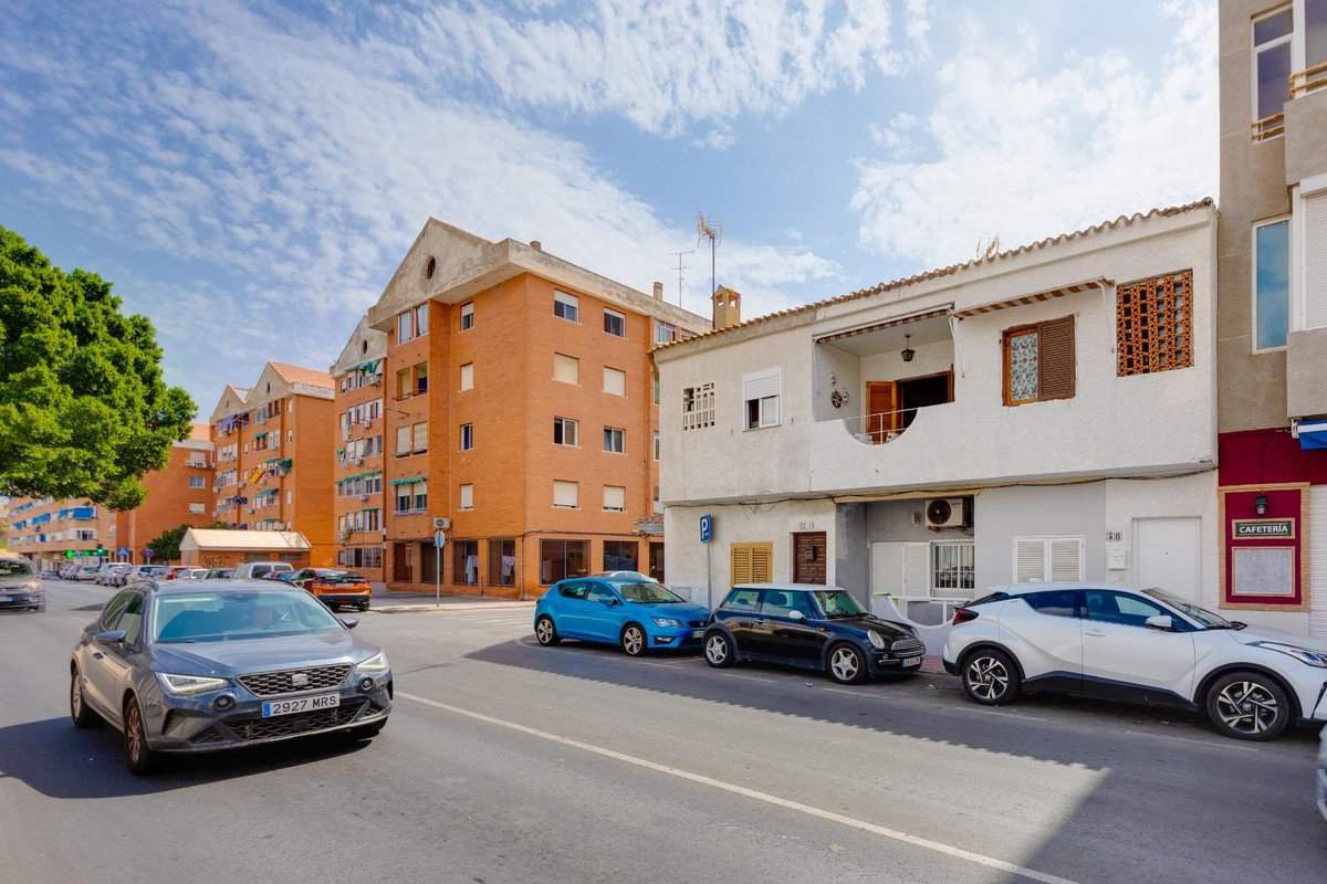 3 Bed Bungalow in Torrevieja