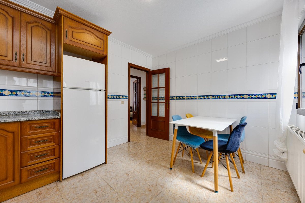 3 Bed Middle Floor Apartment in San Miguel de Salinas