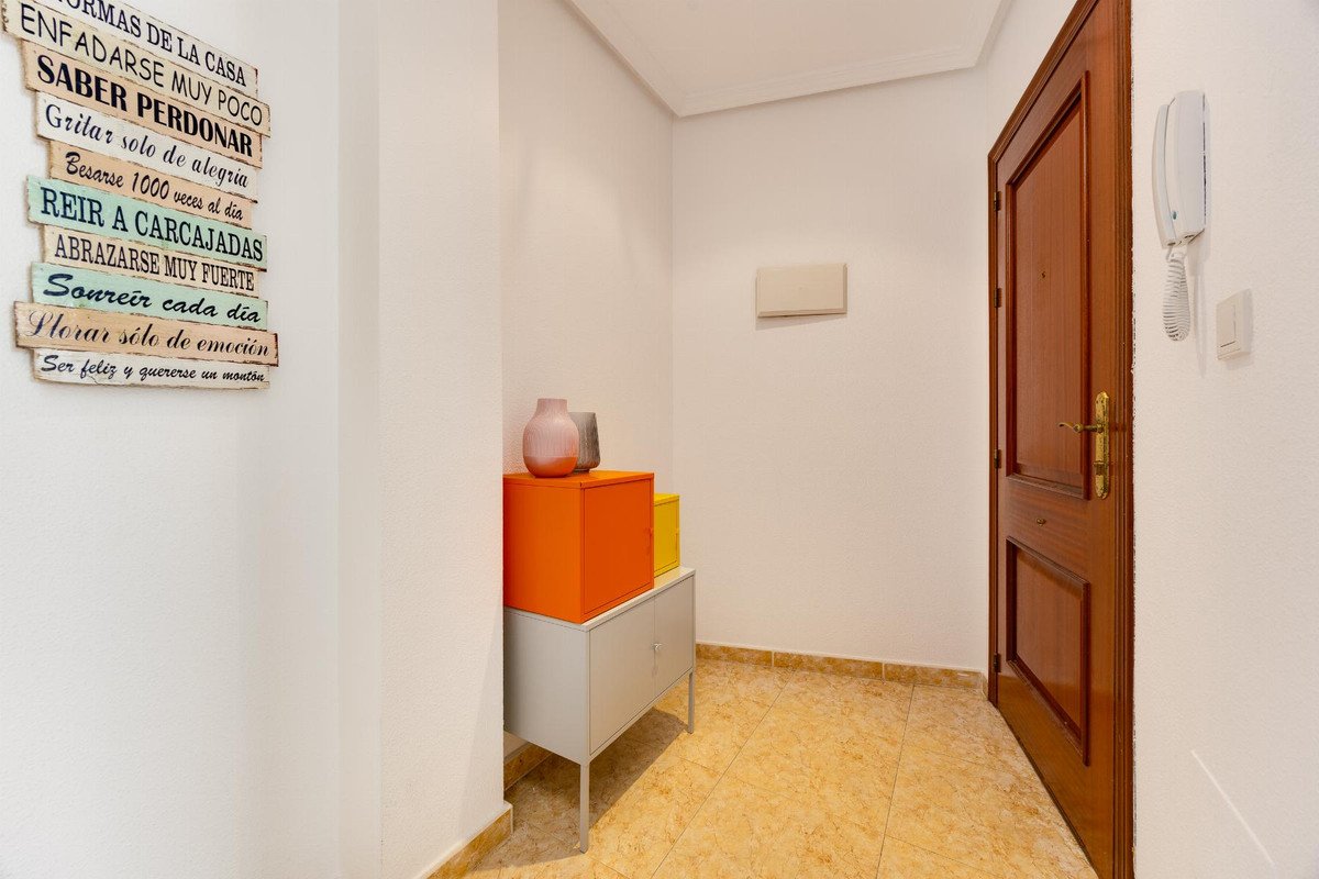 3 Bed Middle Floor Apartment in San Miguel de Salinas
