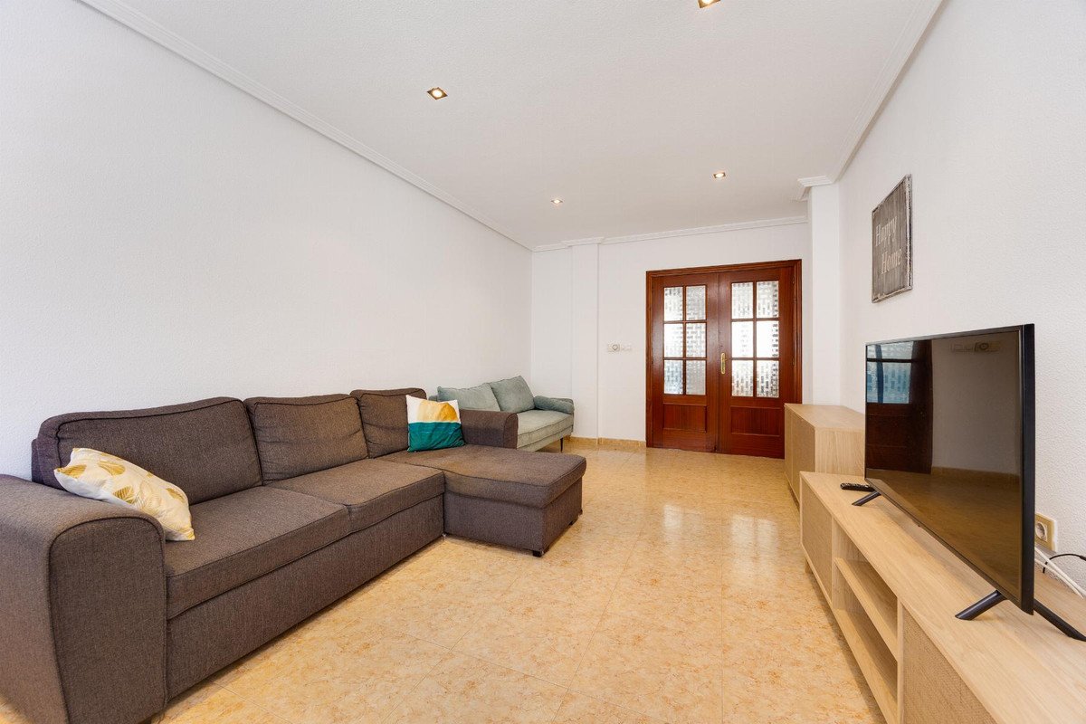 3 Bed Middle Floor Apartment in San Miguel de Salinas