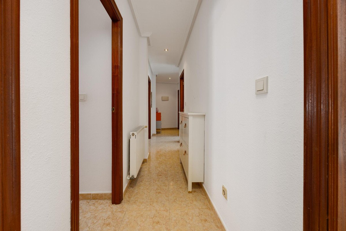 3 Bed Middle Floor Apartment in San Miguel de Salinas