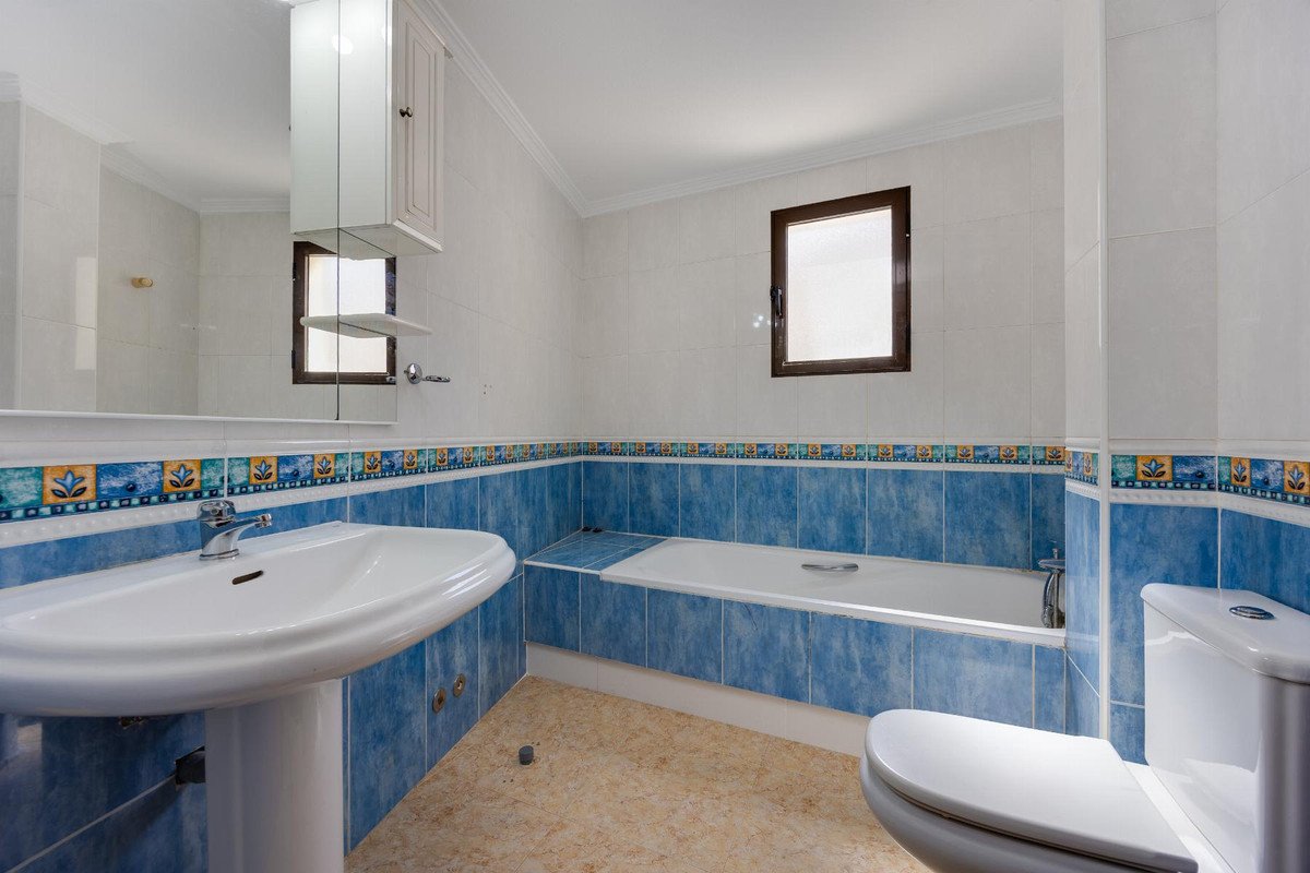 3 Bed Middle Floor Apartment in San Miguel de Salinas