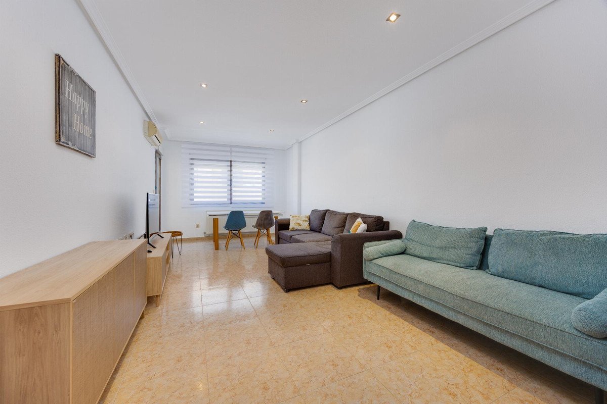 3 Bed Middle Floor Apartment in San Miguel de Salinas