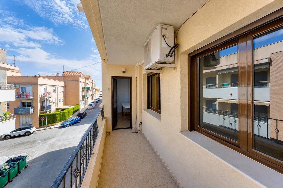 3 Bed Middle Floor Apartment in San Miguel de Salinas