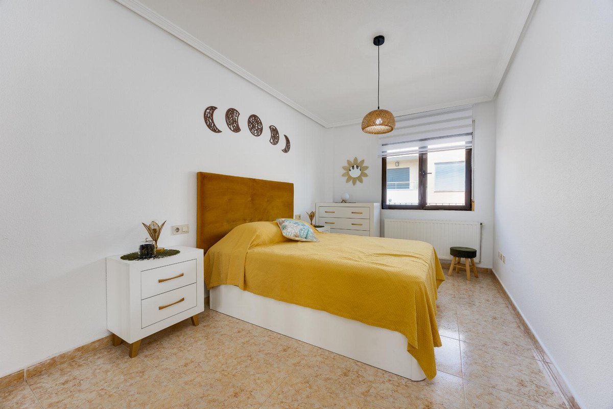 3 Bed Middle Floor Apartment in San Miguel de Salinas