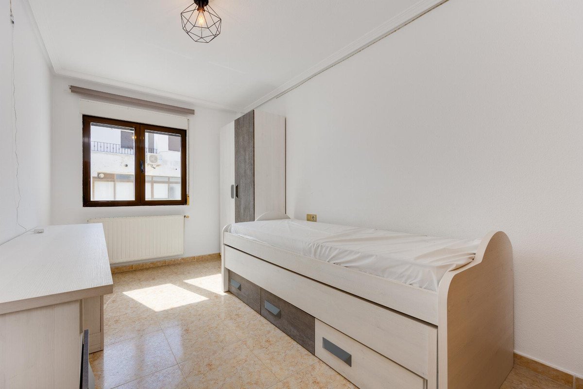 3 Bed Middle Floor Apartment in San Miguel de Salinas