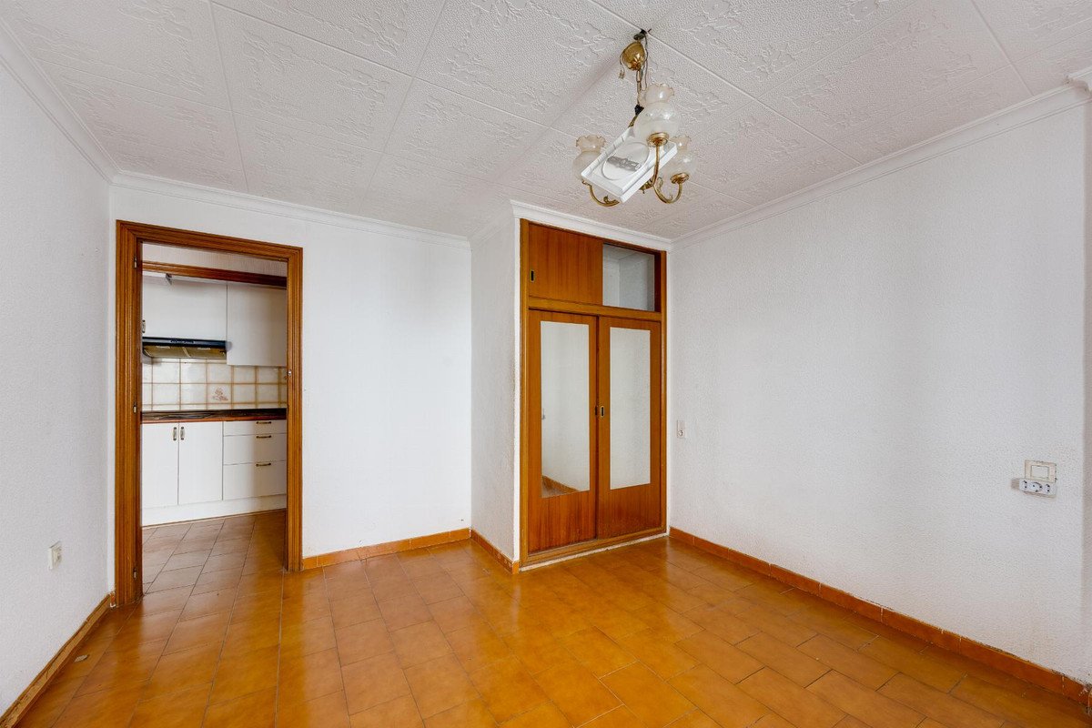 1 Bed Middle Floor Apartment in Torrevieja