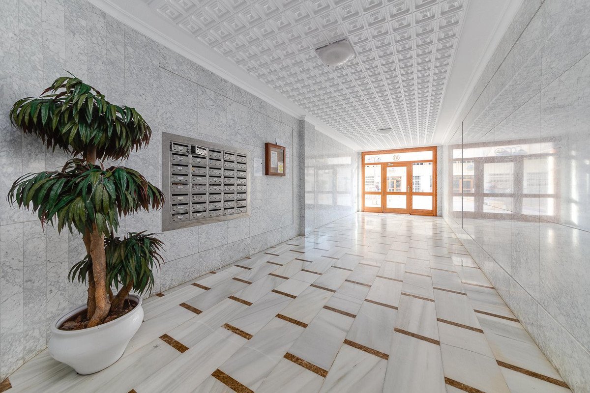 1 Bed Middle Floor Apartment in Torrevieja