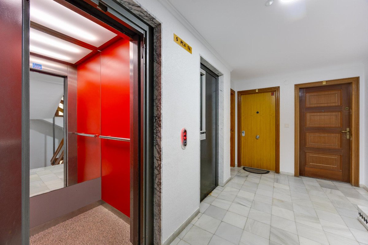 1 Bed Middle Floor Apartment in Torrevieja