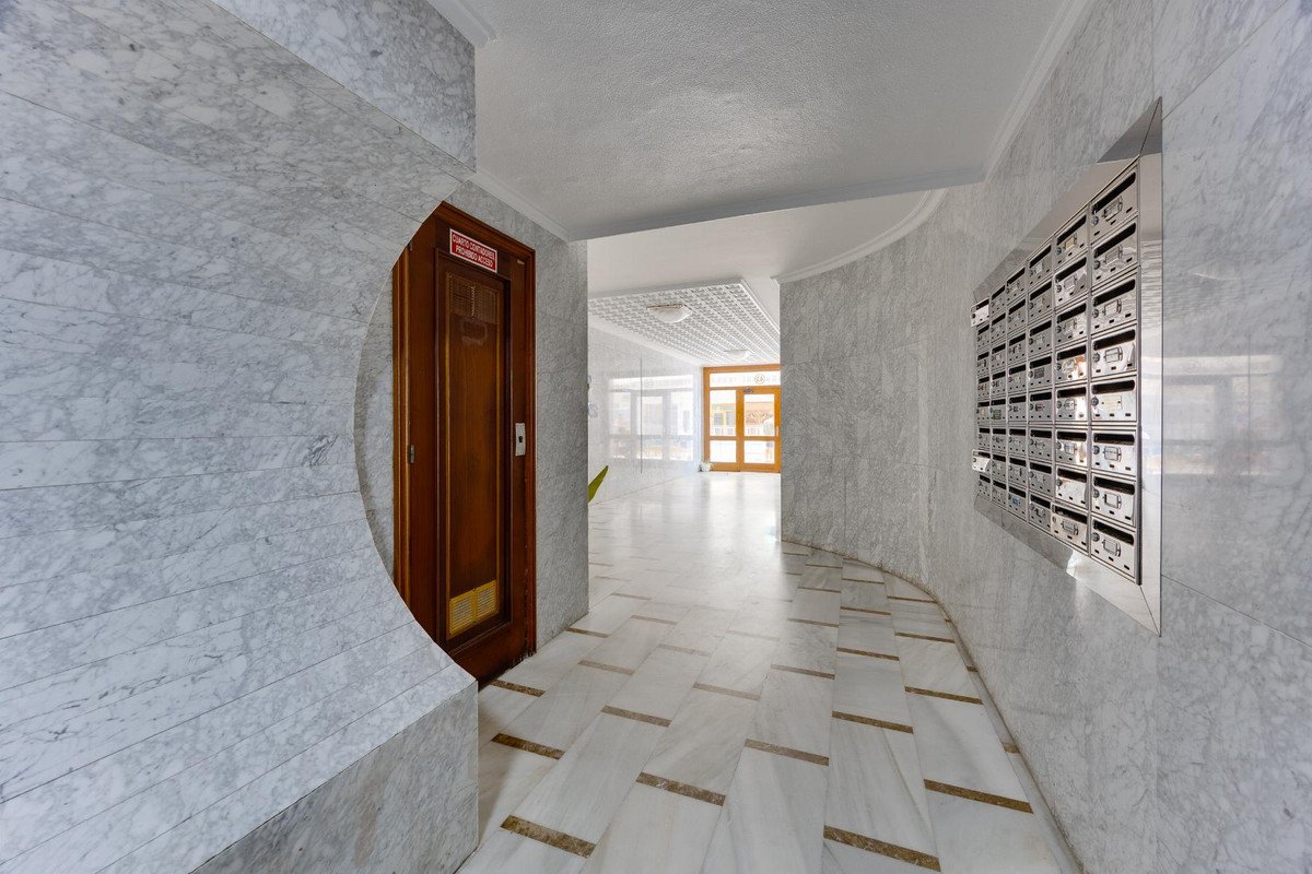 1 Bed Middle Floor Apartment in Torrevieja