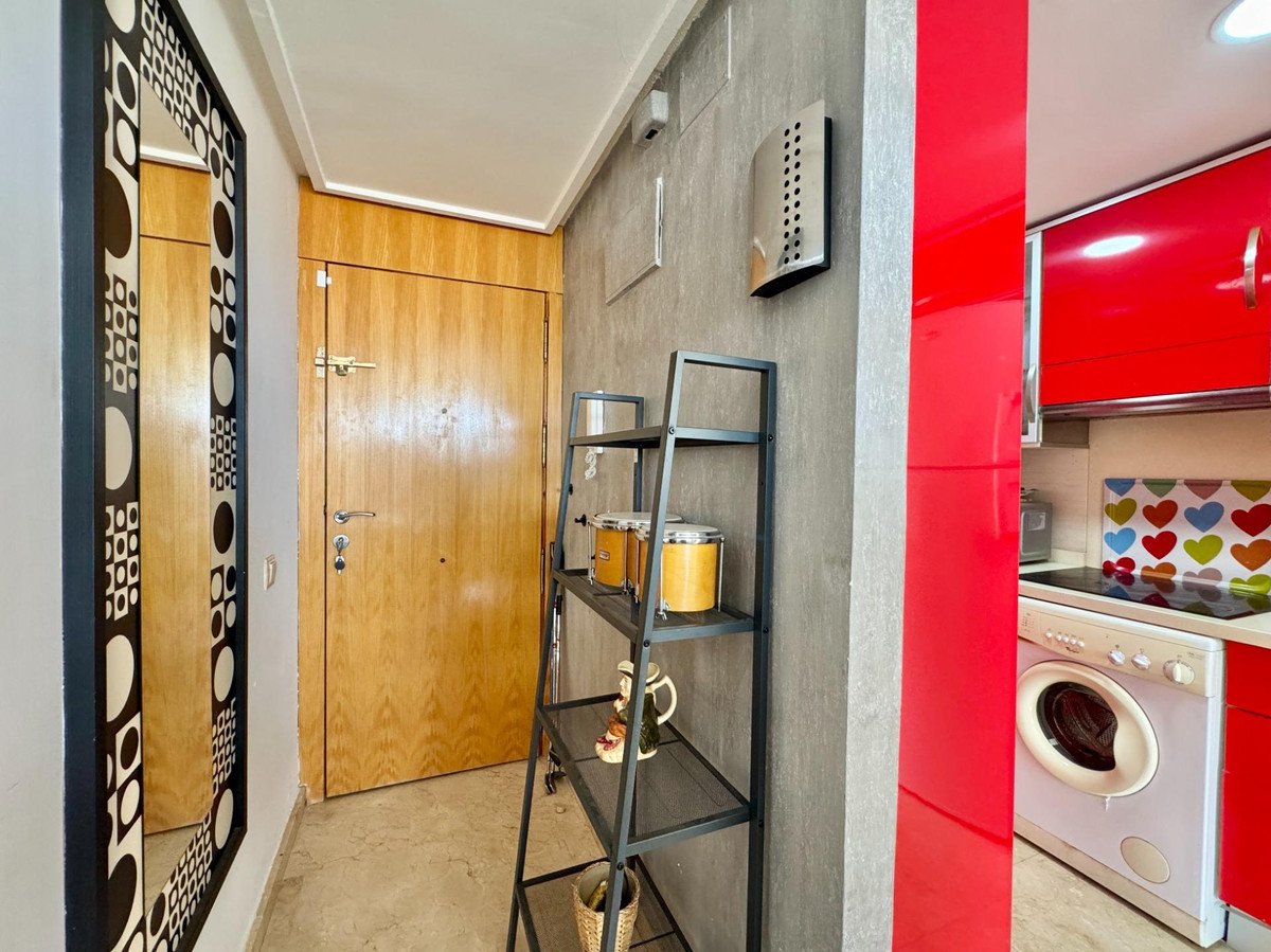 2 Bed Middle Floor Apartment in Orihuela Costa