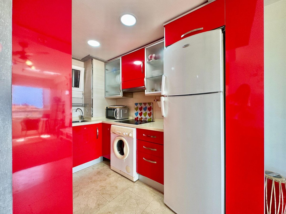 2 Bed Middle Floor Apartment in Orihuela Costa