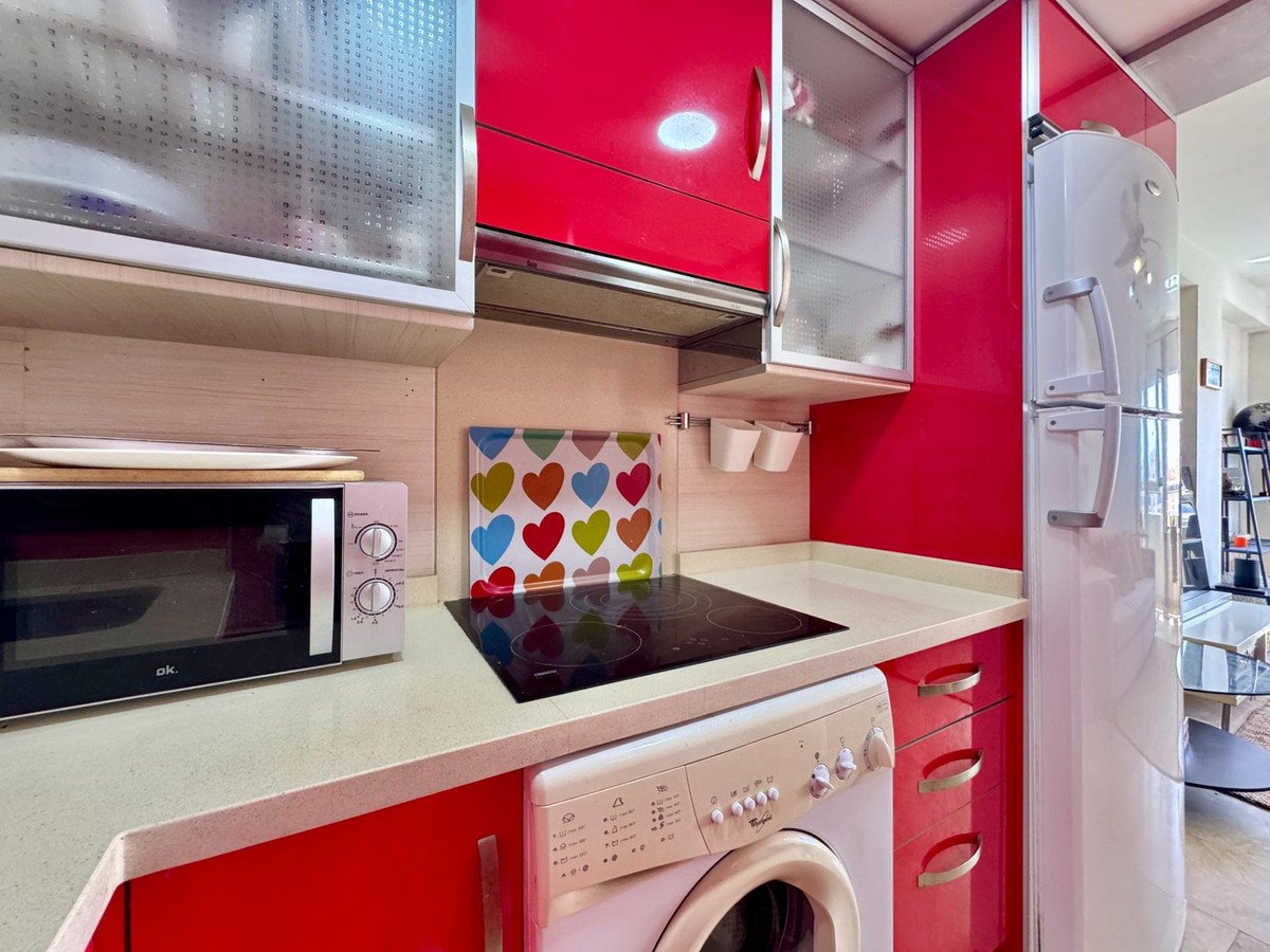 2 Bed Middle Floor Apartment in Orihuela Costa