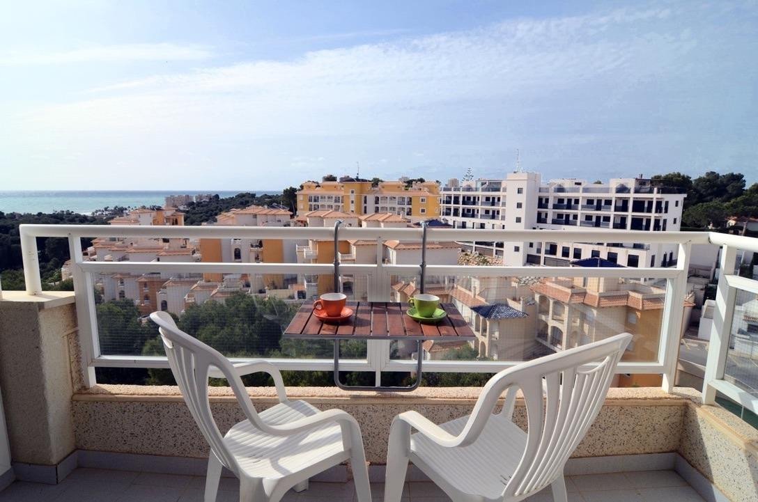 2 Bed Middle Floor Apartment in Orihuela Costa