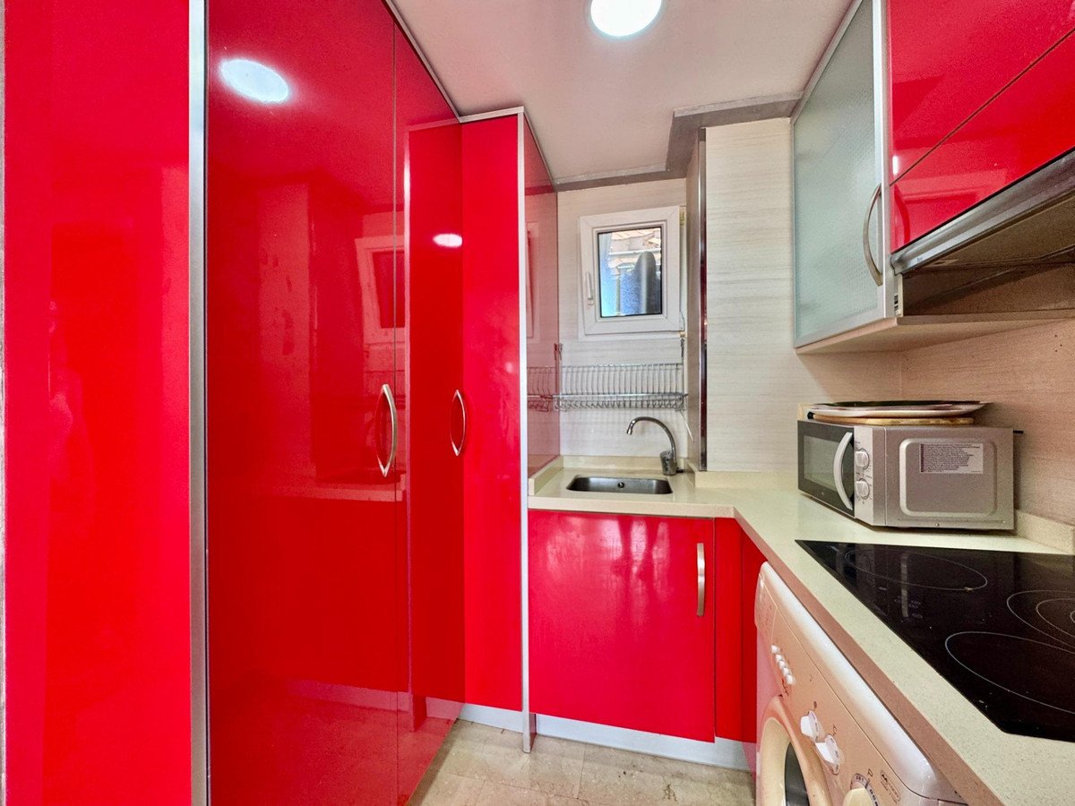 2 Bed Middle Floor Apartment in Orihuela Costa