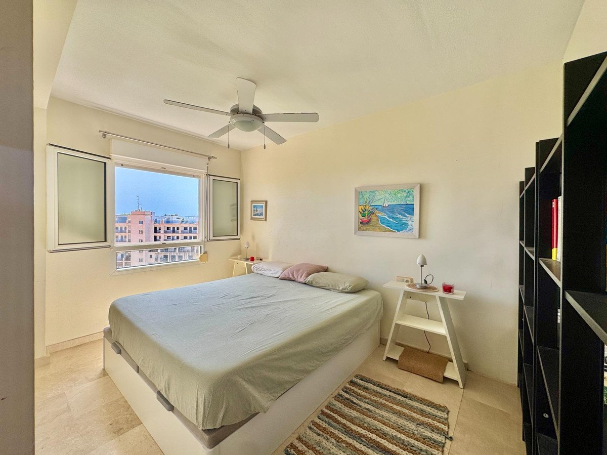 2 Bed Middle Floor Apartment in Orihuela Costa