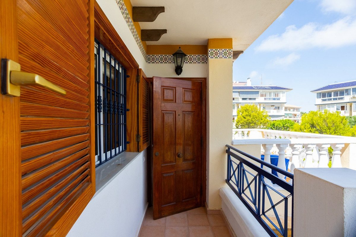 2 Bed Middle Floor Apartment in La Mata