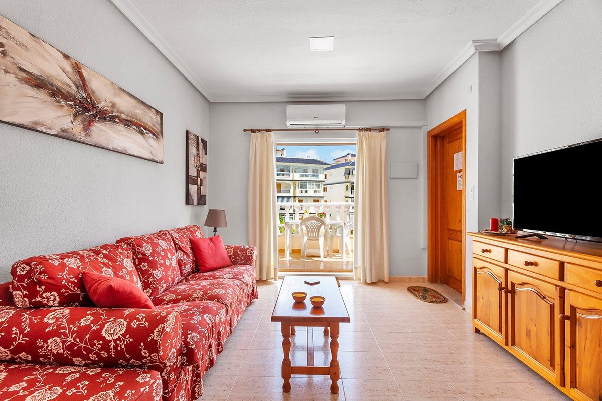 2 Bed Middle Floor Apartment in La Mata