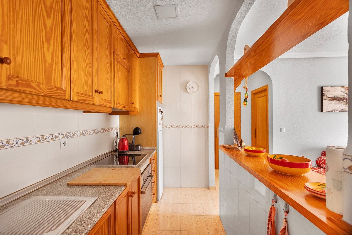 2 Bed Middle Floor Apartment in La Mata