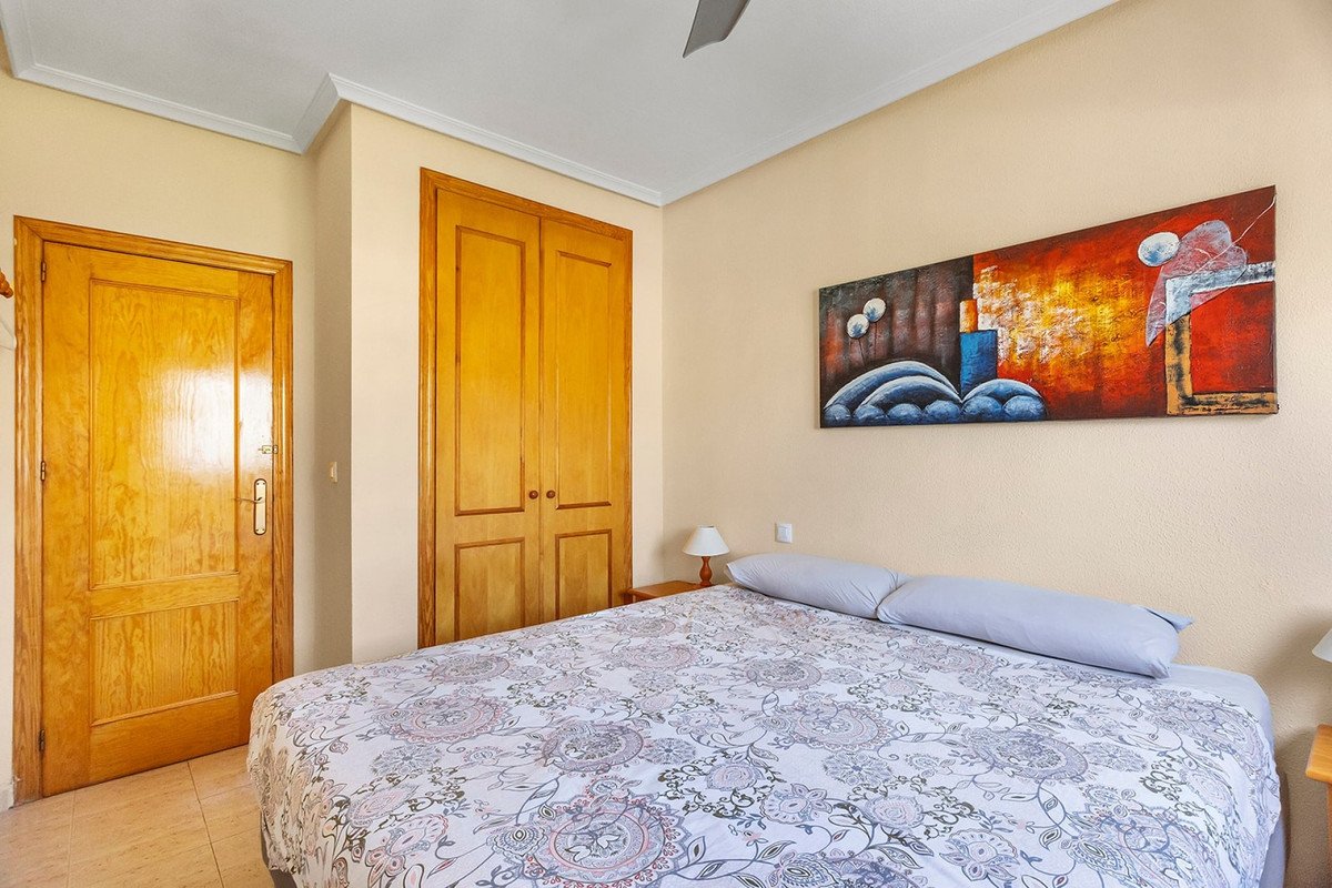 2 Bed Middle Floor Apartment in La Mata