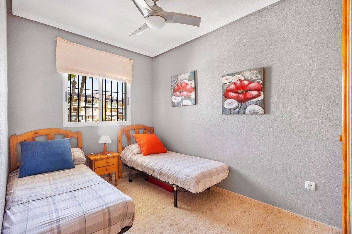 2 Bed Middle Floor Apartment in La Mata