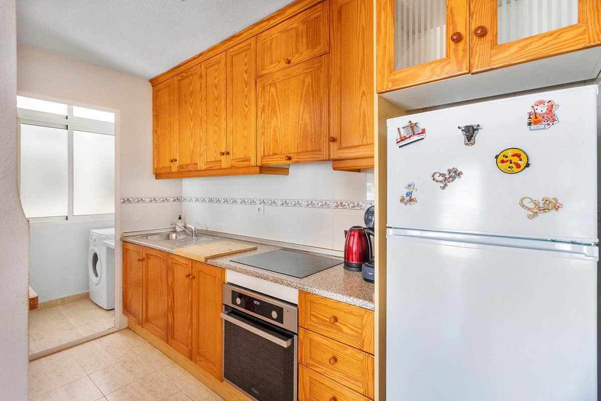 2 Bed Middle Floor Apartment in La Mata