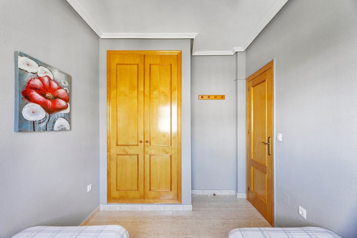 2 Bed Middle Floor Apartment in La Mata
