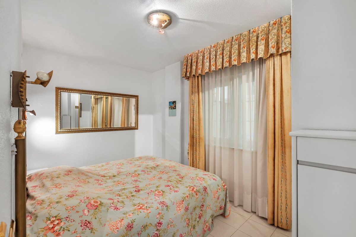2 Bed Middle Floor Apartment in Guardamar del Segura
