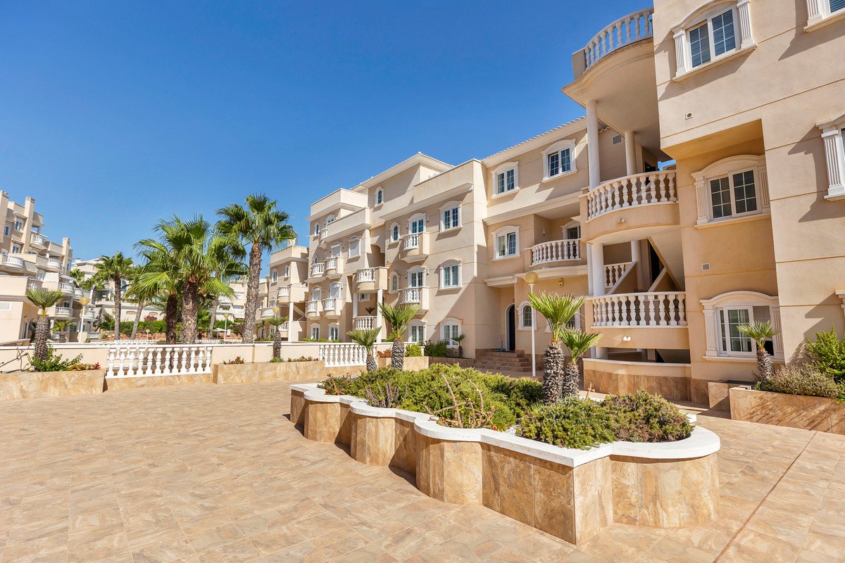 2 Bed Middle Floor Apartment in Guardamar del Segura