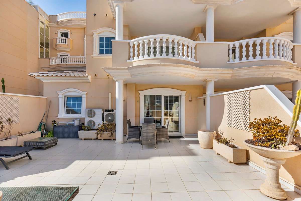 2 Bed Middle Floor Apartment in Guardamar del Segura