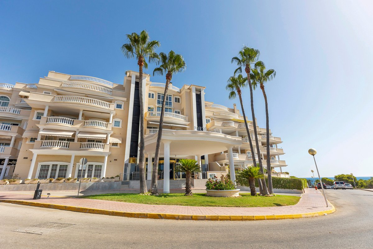 2 Bed Middle Floor Apartment in Guardamar del Segura