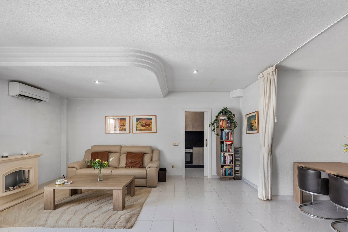 2 Bed Middle Floor Apartment in Guardamar del Segura