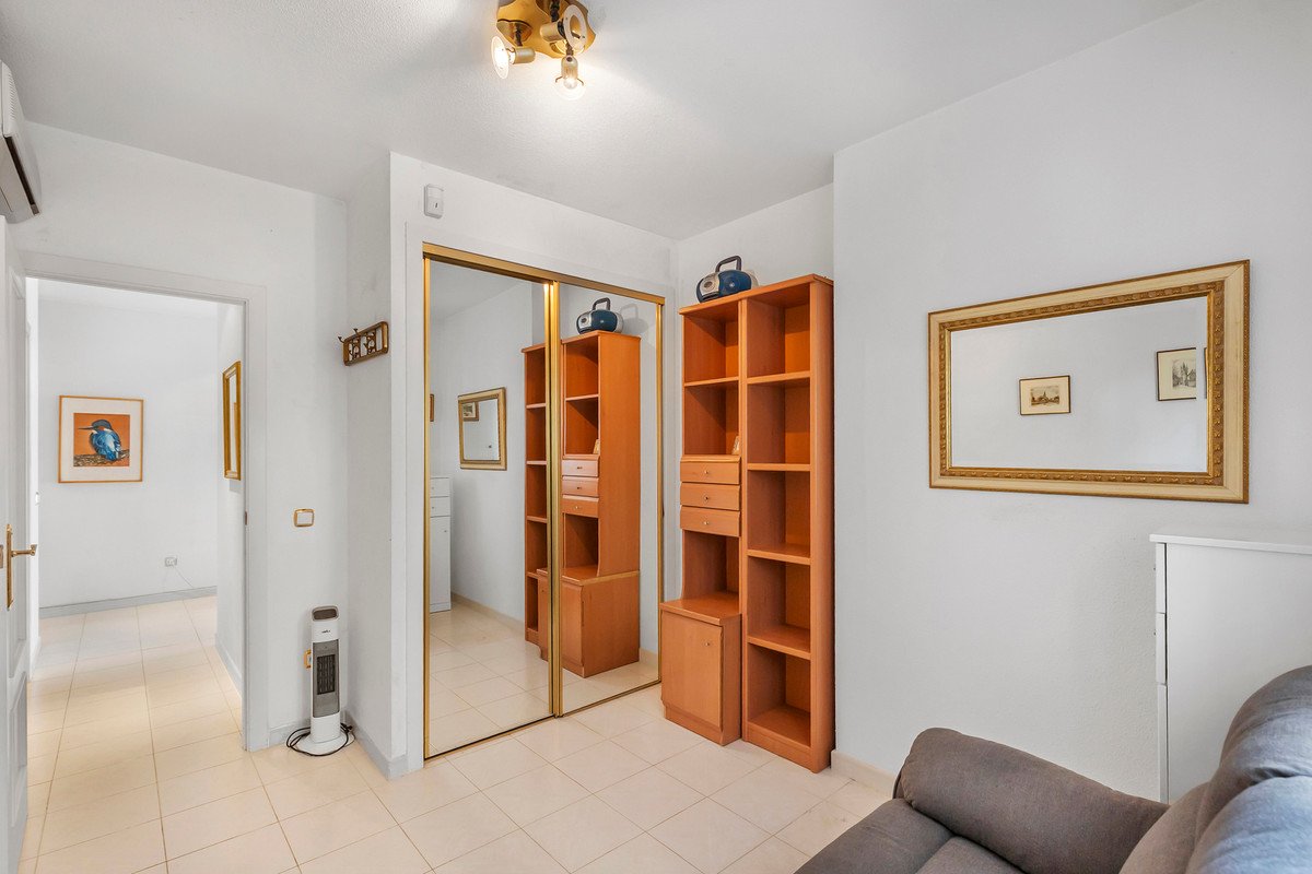 2 Bed Middle Floor Apartment in Guardamar del Segura