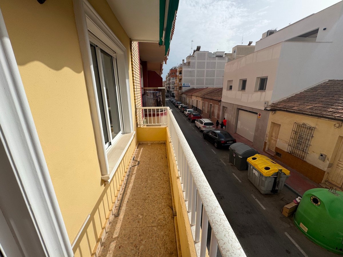 5 Bed Ground Floor Apartment in Guardamar del Segura
