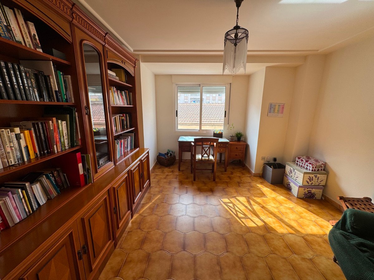 5 Bed Ground Floor Apartment in Guardamar del Segura