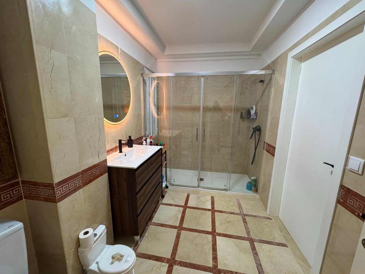 5 Bed Ground Floor Apartment in Guardamar del Segura