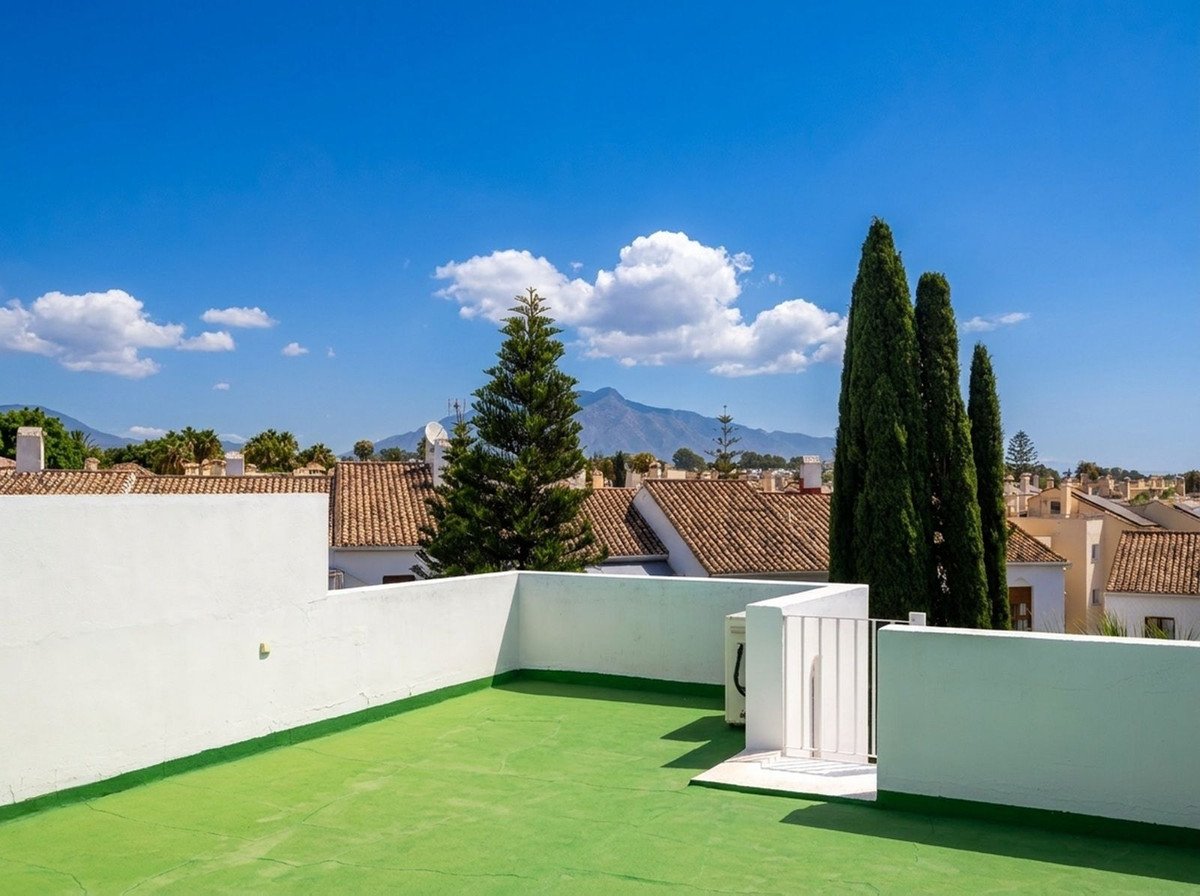 2 Bed Penthouse Duplex in El Paraiso