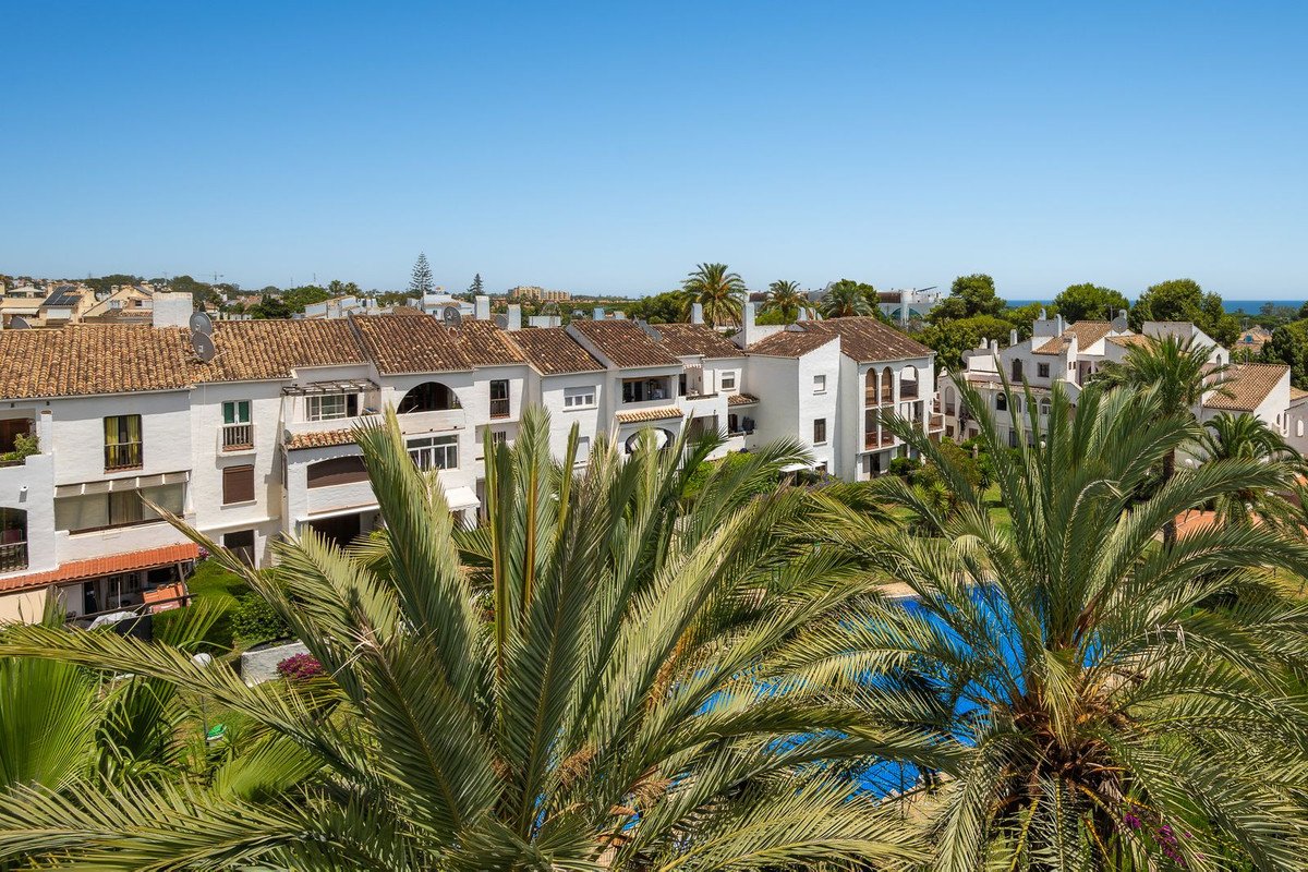 2 Bed Penthouse Duplex in El Paraiso