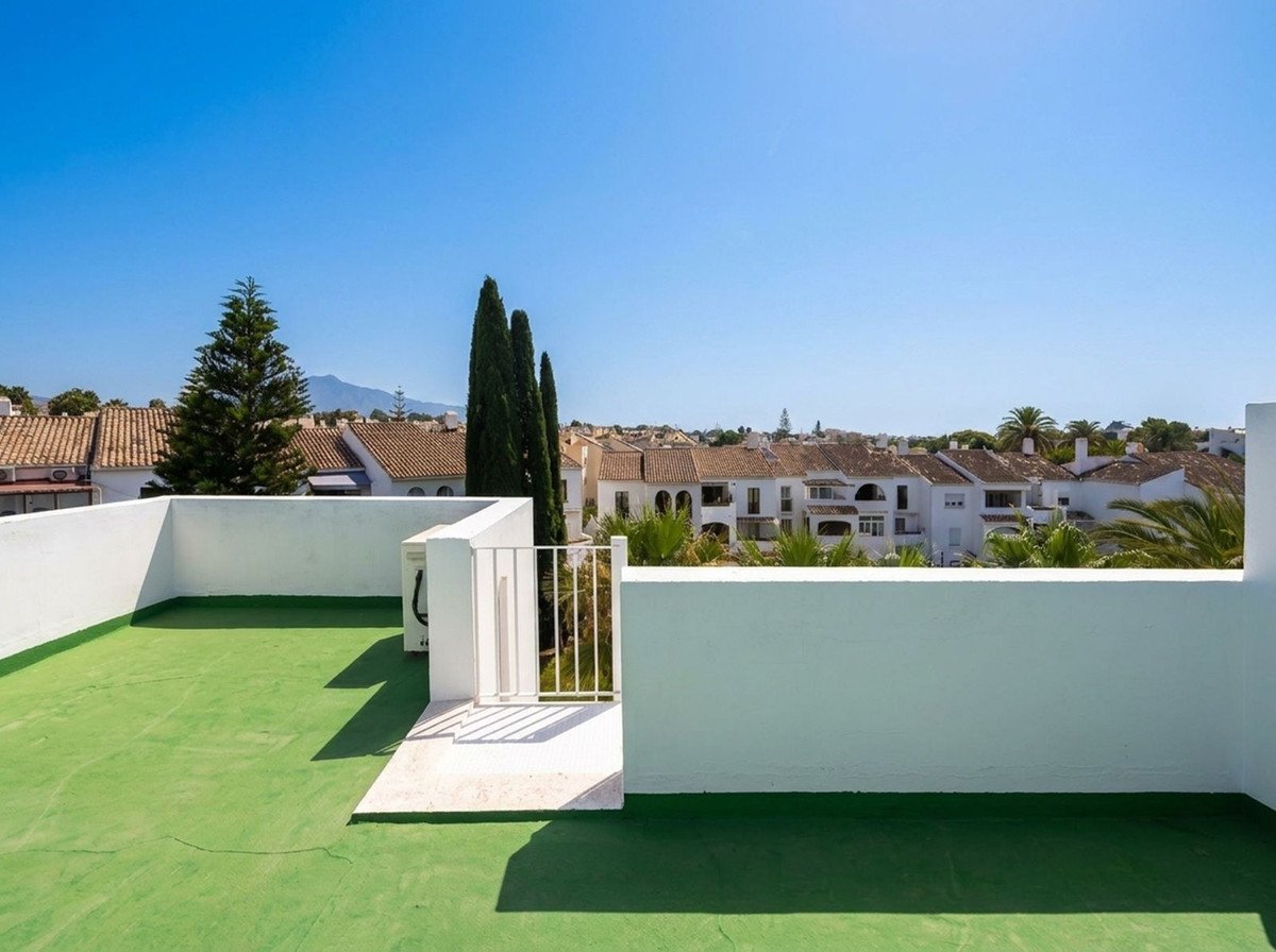 2 Bed Penthouse Duplex in El Paraiso