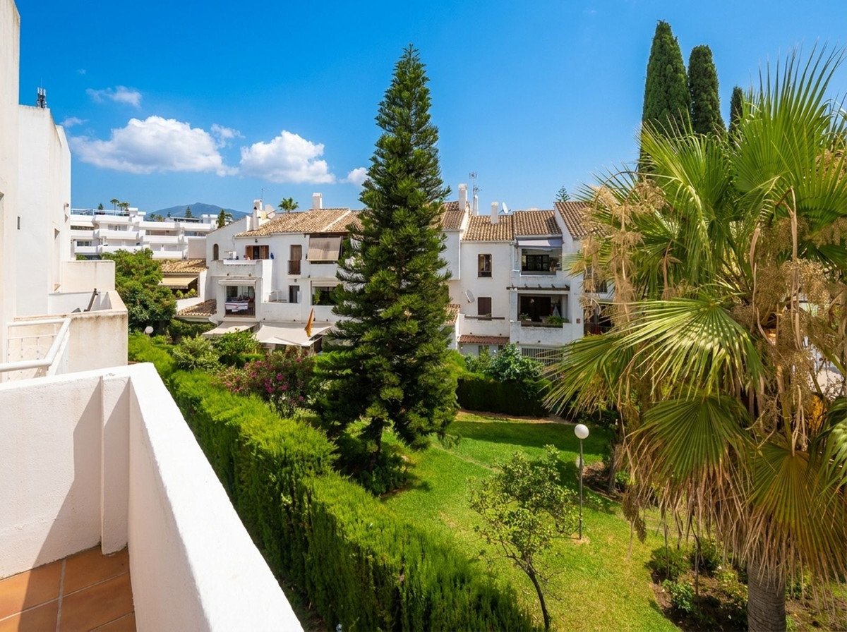 2 Bed Penthouse Duplex in El Paraiso