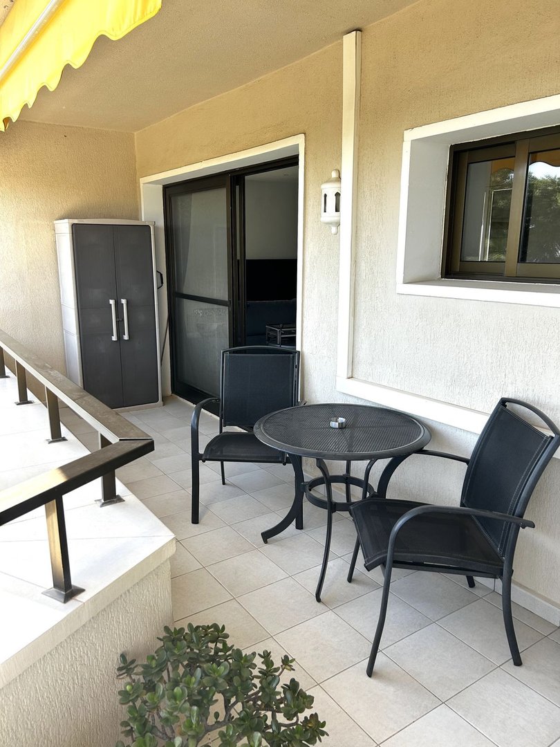 2 Bed Middle Floor Apartment in Estepona