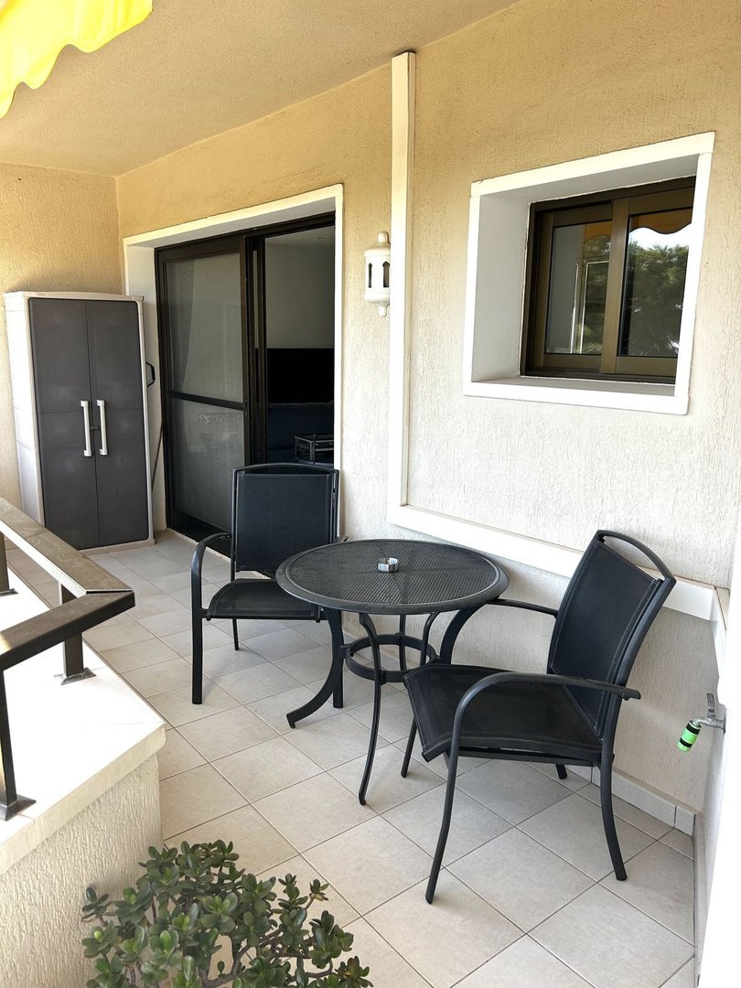 2 Bed Middle Floor Apartment in Estepona