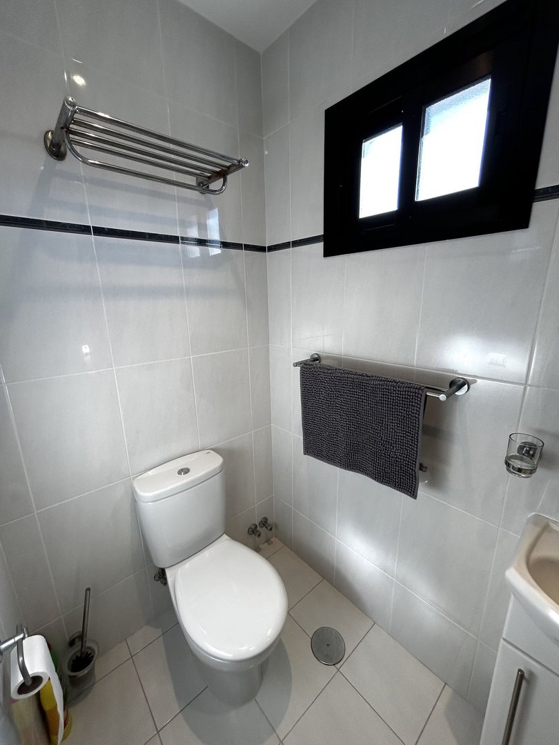 2 Bed Middle Floor Apartment in Estepona