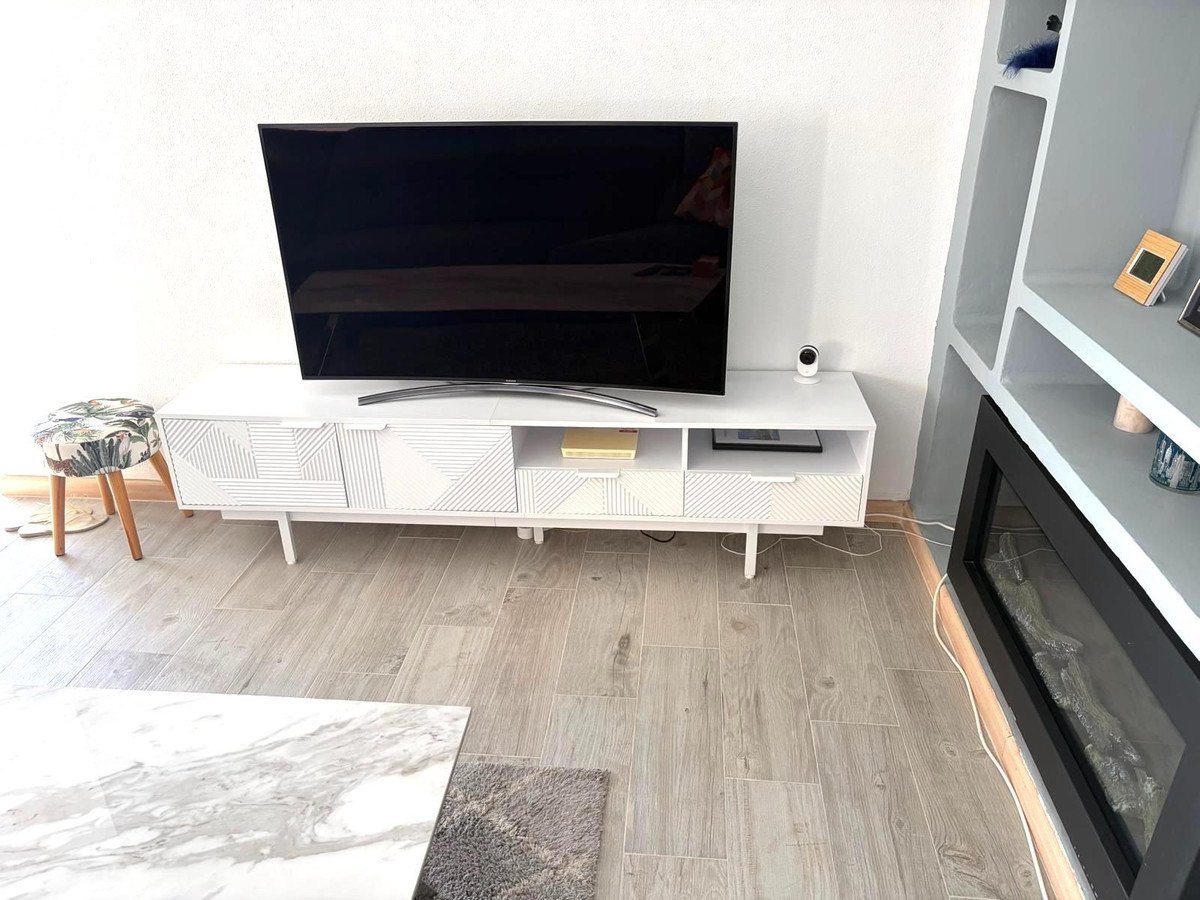 2 Bed Middle Floor Apartment in Estepona