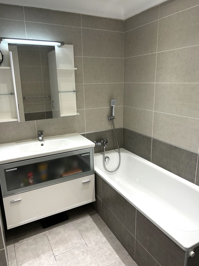 2 Bed Middle Floor Apartment in Estepona