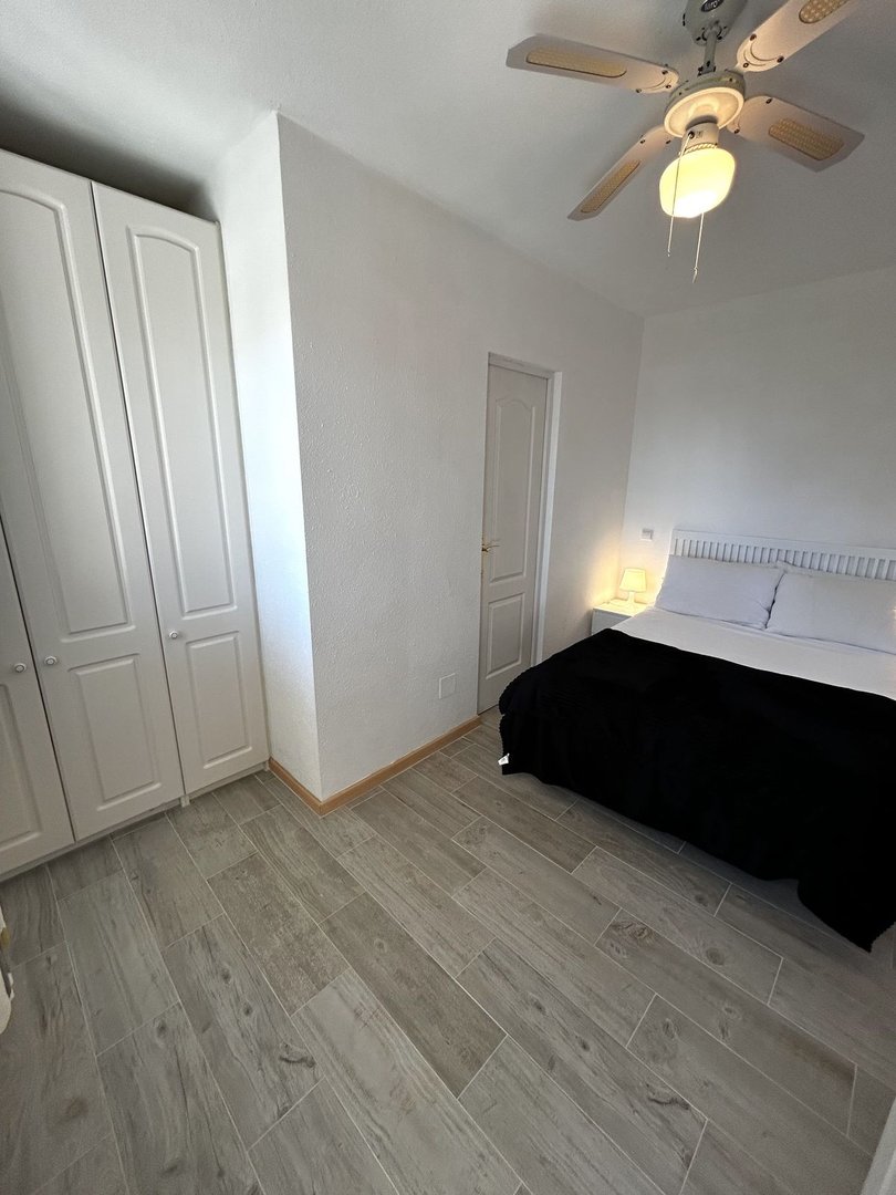 2 Bed Middle Floor Apartment in Estepona