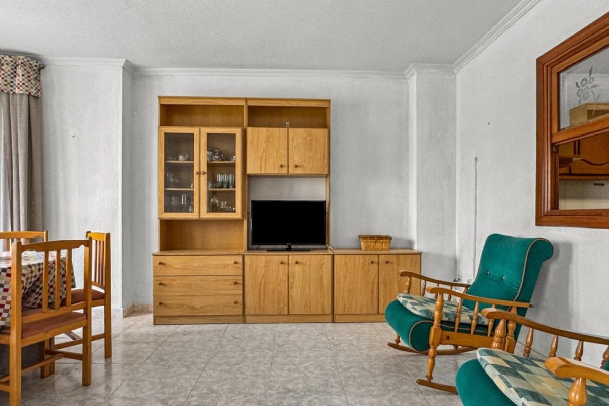 3 Bed Middle Floor Apartment in Playa de los Locos