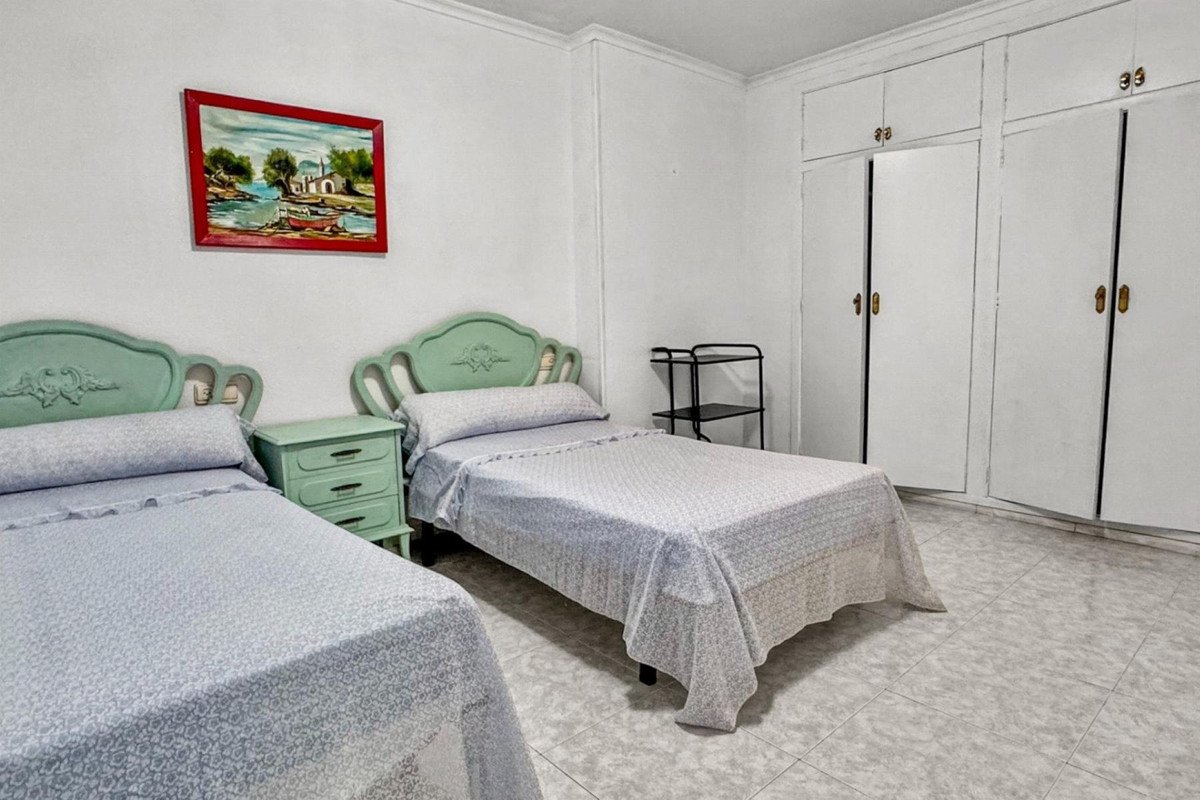 3 Bed Middle Floor Apartment in Playa de los Locos