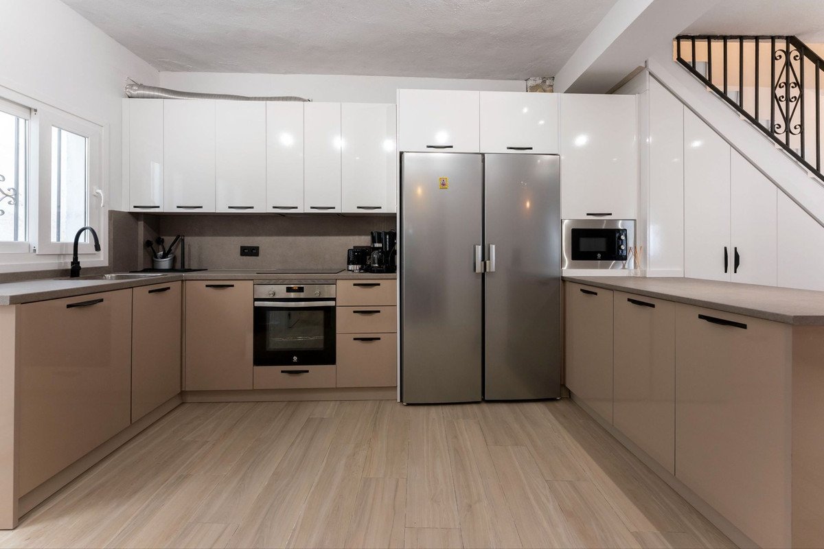 6 Bed Townhouse in Monda